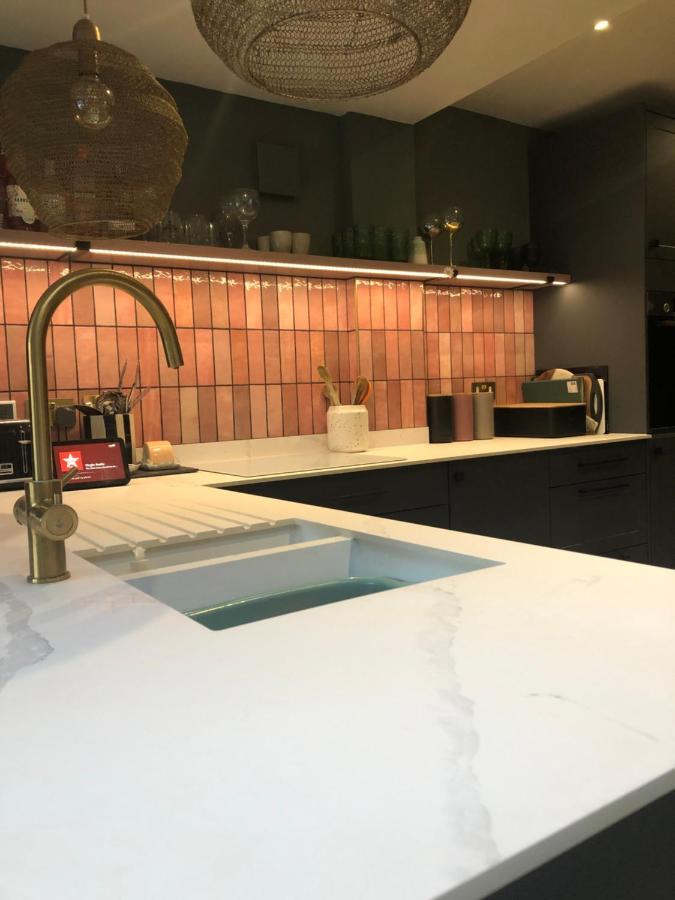 Boutique Home Near Chichester Centre Bagian luar foto