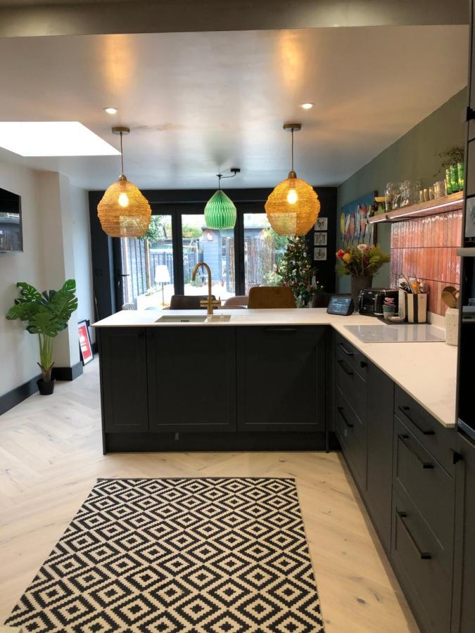 Boutique Home Near Chichester Centre Bagian luar foto