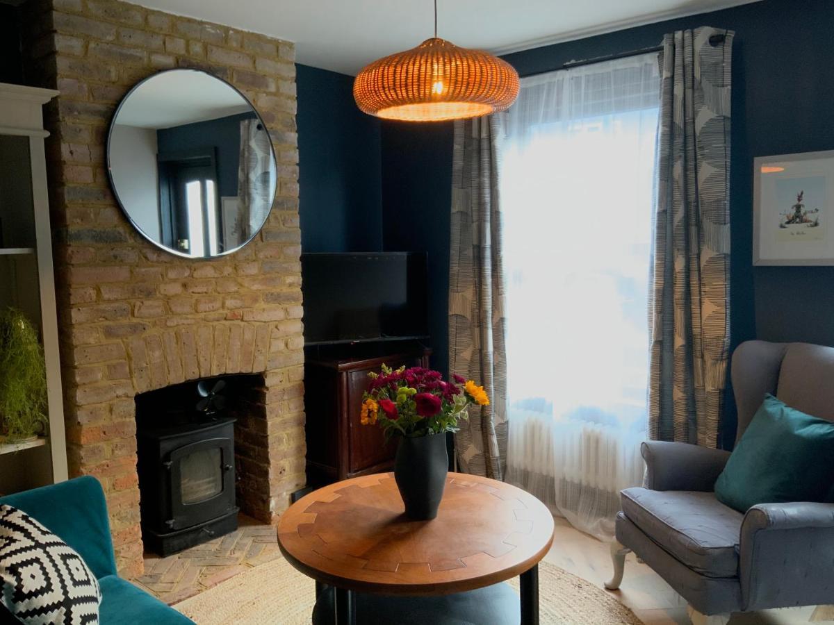 Boutique Home Near Chichester Centre Bagian luar foto