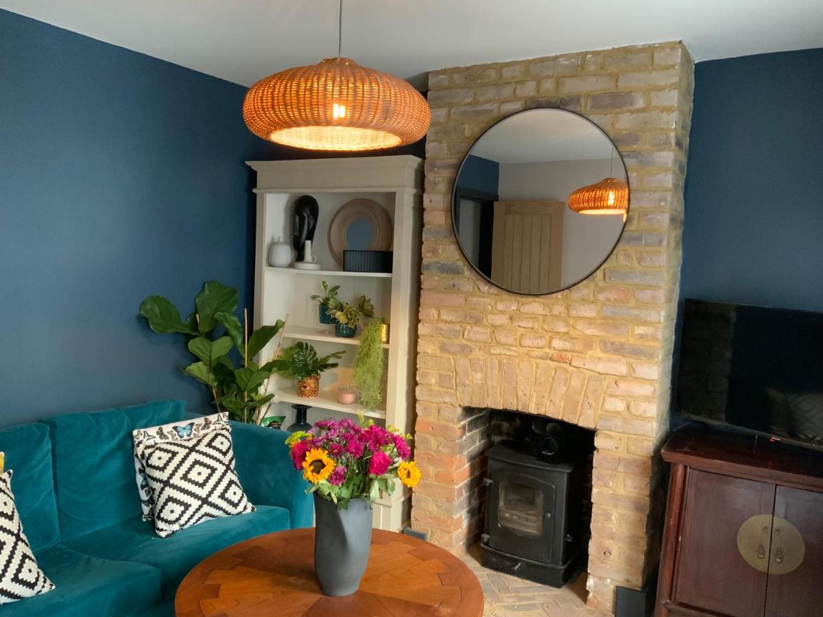 Boutique Home Near Chichester Centre Bagian luar foto