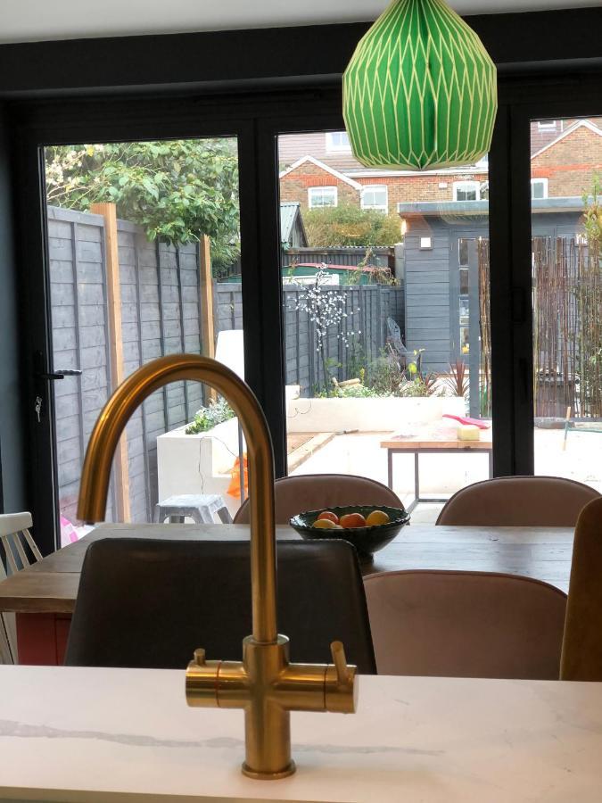 Boutique Home Near Chichester Centre Bagian luar foto